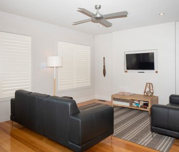 Location, style and quality! - Photo 4