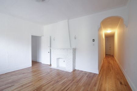 4890 Queen Mary Road - Photo 3