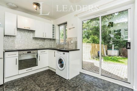 2 bedroom house to rent Woodstock Close, Hedge End, Southampton, SO30 - Photo 5