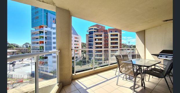 CALL TO BOOK PRIVATE INSPECTION! - SPACIOUS 2 BEDROOM. Fully furnished & fully equipped with all appliances, cookware, crockery, utensils and linen. - Photo 1