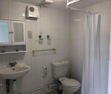 House share to rent - Photo 3