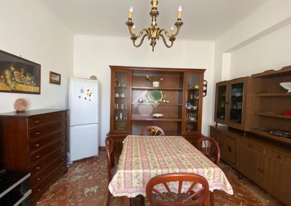 6 locali in affitto