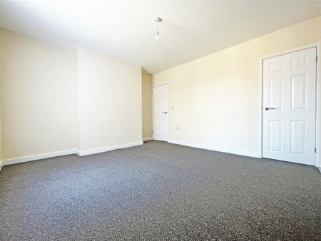 2 bedroom Duplex to rent - Photo 3