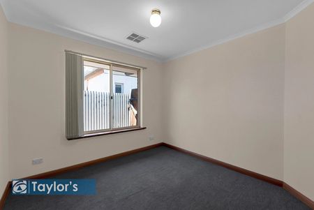 CHARMING BLUESTONE VILLA IN A PRIME NEAR-CITY LOCATION - Photo 4