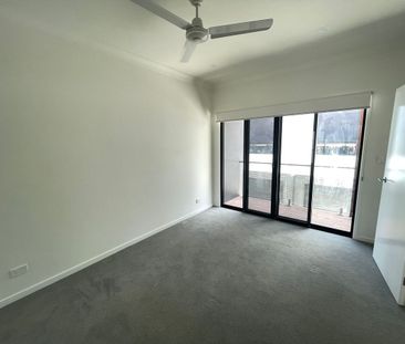 A stylish home in the perfect location is ready for you to move in! - Photo 5