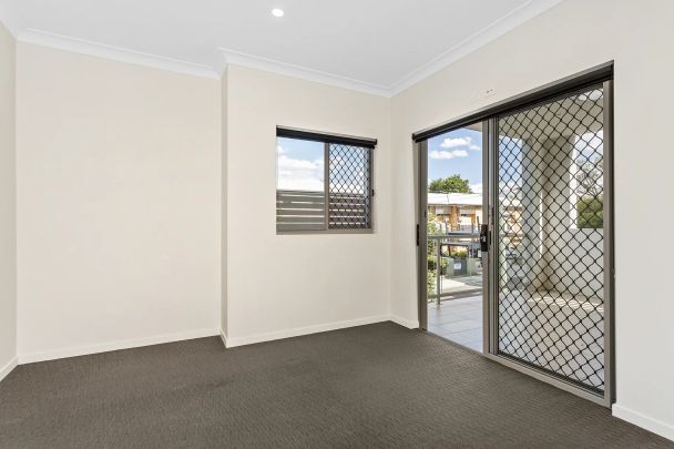 Modern 2 bedroom 2 bathroom Apartment in the Heart of Nundah - Photo 1