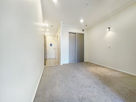Luna Apartments - 1 Bedroom - 1 Bathroom - 1 Secure Carpark - Photo 4