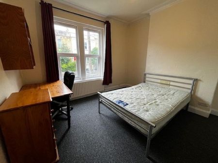 6 bedroom house to rent - Photo 3