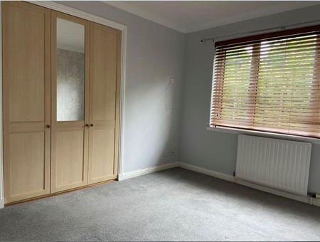 3 bedroom flat to rent - Photo 3