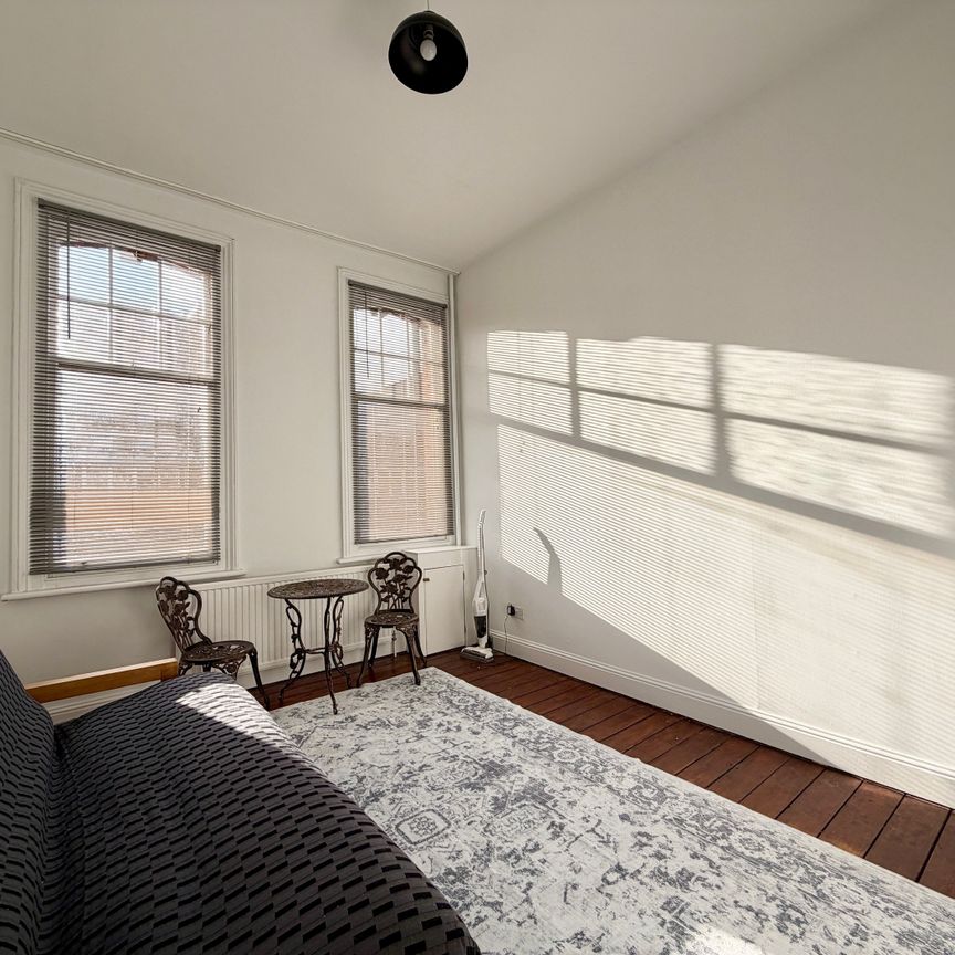 Holloway Road, London, N19 - Photo 1