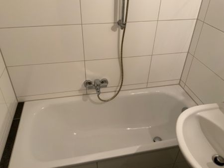 47120/1 Geräumiges 1-Zimmer-Apartment in Düsseldorf-Holthausen - Photo 2