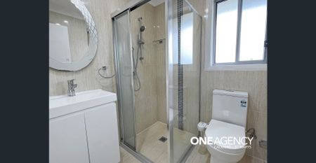 LARGE FAMILY HOME!!! - Photo 4