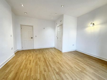 2 bedroom semi-detached house to rent - Photo 5