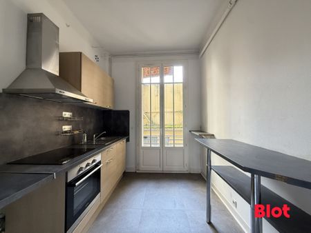 Location Appartement 4 pièces 120m² RENNES 35000 - Photo 4