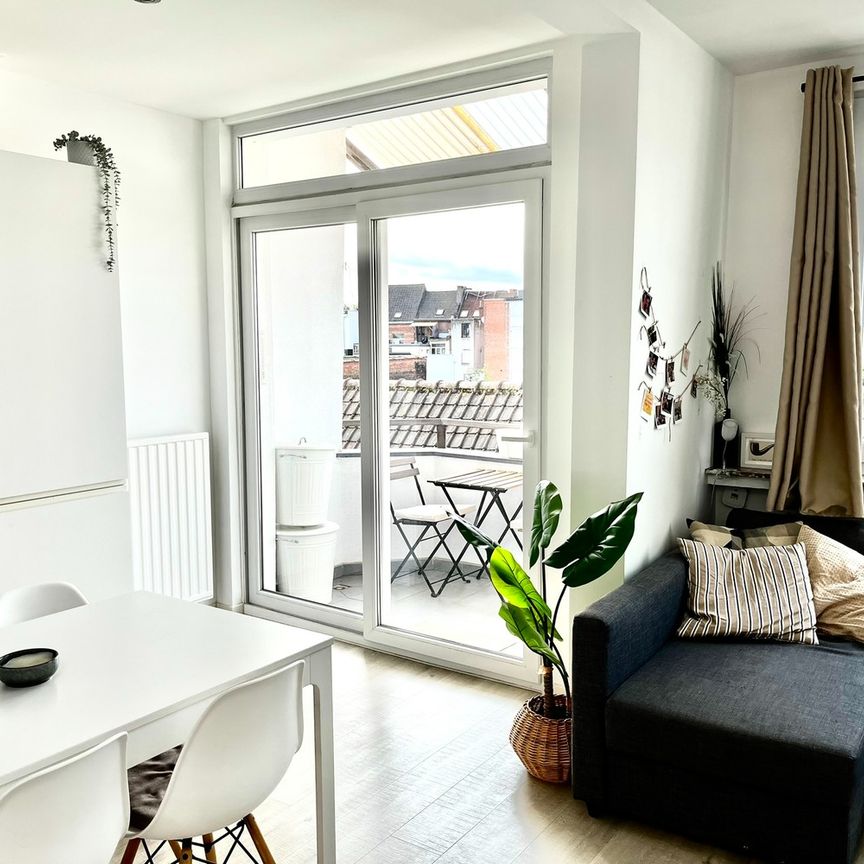 Ruim 1-slaapkamer appartement met terras in Zurenborg - Foto 1