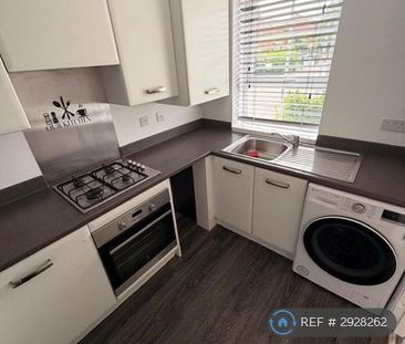 3 bedroom semi-detached house to rent - Photo 5