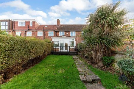 3 bedroom terraced house to rent - Photo 4