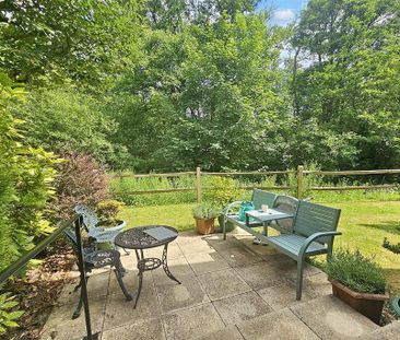 2 bedroom retirement property to rent - Photo 6