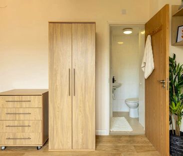 Large Studio - Photo 2