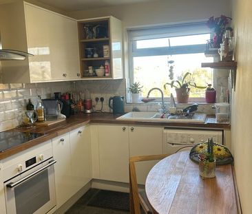 Room in a Shared Flat, Southcoute Road, RG30 - Photo 3