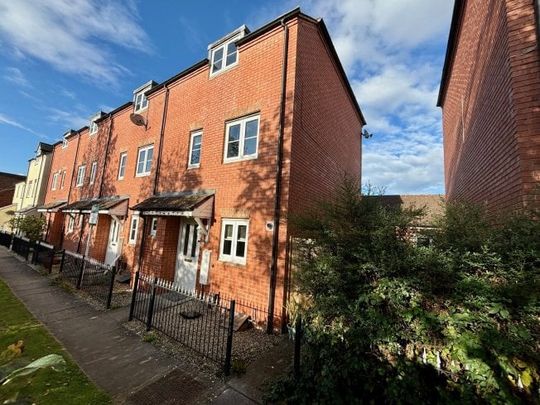 Wordsworth Avenue, Stratford-upon-Avon, CV37 - Photo 1