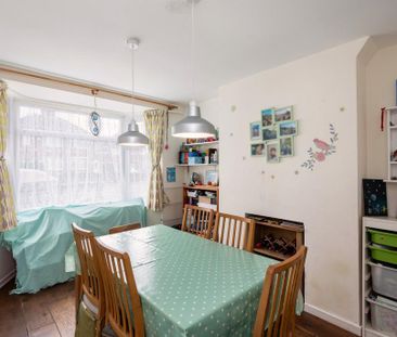 4 bedroom semi-detached house to rent - Photo 3