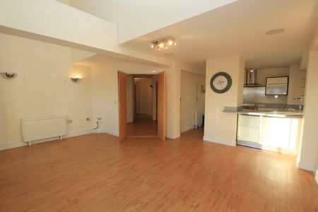 2 bedroom apartment to rent - Photo 4