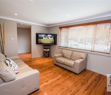 SINGLE LEVEL IN QUIET STREET - Photo 2