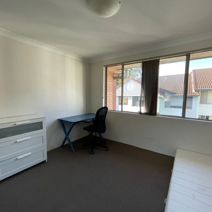 Marsfield - Photo 1