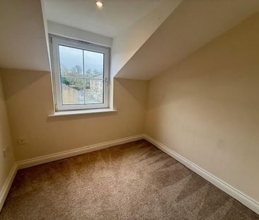 4 bedroom semi-detached house to rent - Photo 2