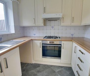 2 bedroom terraced house to rent - Photo 3