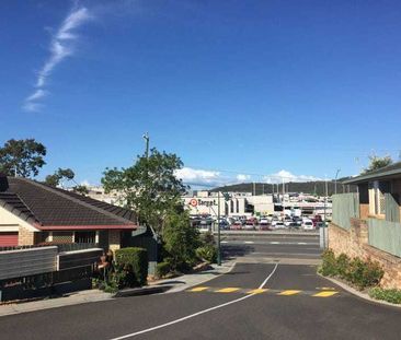 2 bedrooms Towhhouse situated in CARINA HEIGHTS - Photo 2