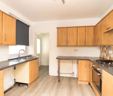 4 bedroom terraced house to rent - Photo 2