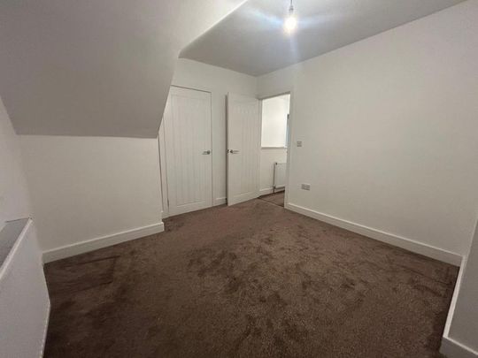 3 bedroom end of terrace house to rent - Photo 1