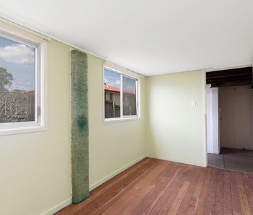 82 Cambridge Street, Carina QLD 4152 - House For Rent | Domain - Photo 2