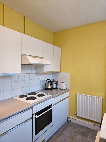 2 Bed End Terrace, Keedonwood Road, BR1 - Photo 2