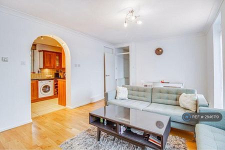 3 bedroom flat to rent - Photo 2