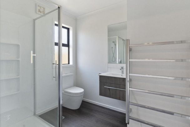 Stylish Townhouse - Photo 1