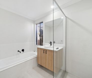 16 Quartz Road, Treeby WA 6164 - Photo 2