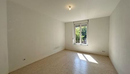 Appartement 4 pièces 89m2 REIMS 760 euros - Photo 5