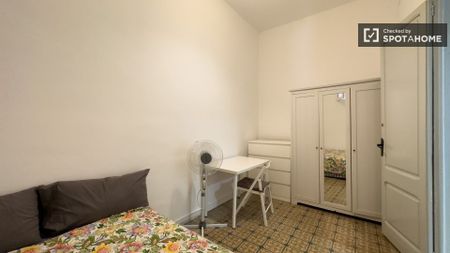 barcelona, Catalonia 08026 - Photo 4