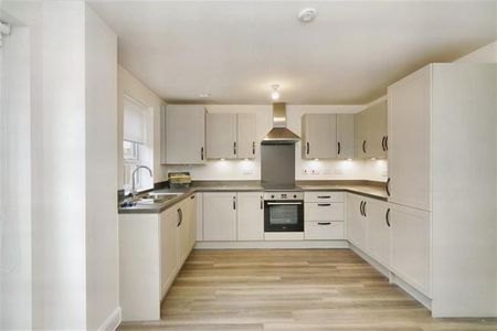 3 bedroom semi-detached house to rent - Photo 3