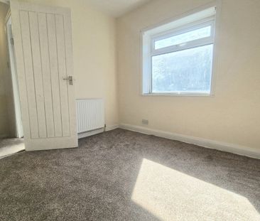 Newstead Grove - Photo 4