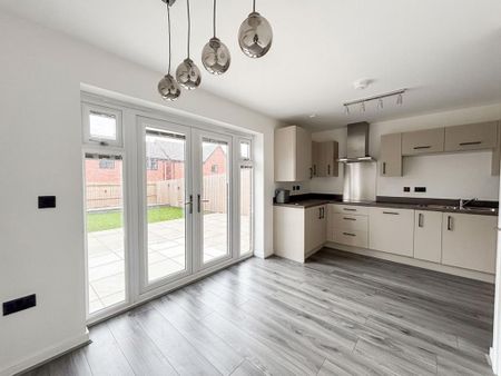 3 bedroom semi-detached house to rent - Photo 5