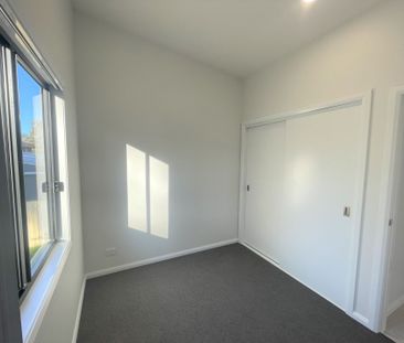 Modern 3 Bedroom Granny Flat in Convenient Location - Photo 3