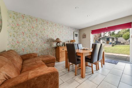 4 bedroom detached bungalow to rent - Photo 5