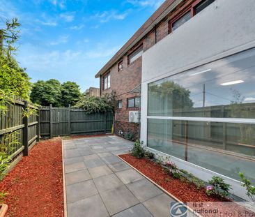 Unparalleled in quality and location - Photo 2