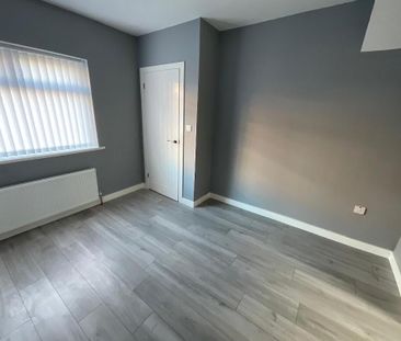 2 Dhu Varren Crescent, Belfast, BT13 3FL - Photo 2