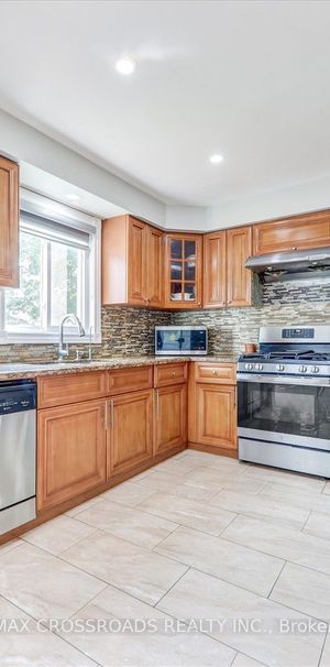 For Lease - 75 Wandering Trail, Toronto, Ontario - Photo 2