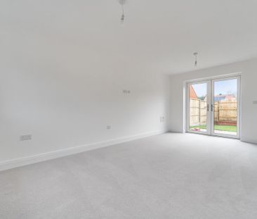 3 bedroom link detached house to rent - Photo 1